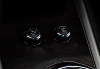 Подержанный автомобиль Nissan Pathfinder 2016 года (24 фото)