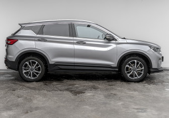 Подержанный автомобиль Geely Coolray 2023 года (4 фото)