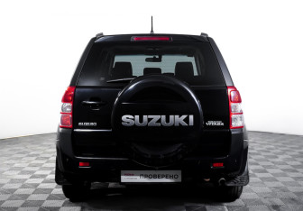 Подержанный автомобиль Suzuki Grand Vitara 2010 года (6 фото)