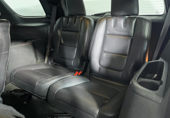 Подержанный автомобиль Ford Explorer 2013 года (14 фото)
