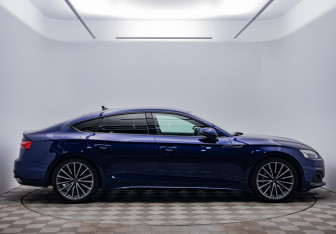 Подержанный автомобиль Audi A5 Liftback 2022 года (4 фото)