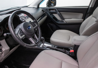 Подержанный автомобиль Subaru Forester Suv 2016 года (10 фото)
