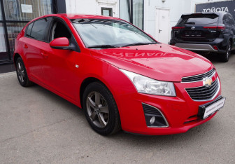Подержанный автомобиль Chevrolet Cruze Hatchback 2013 года (3 фото)