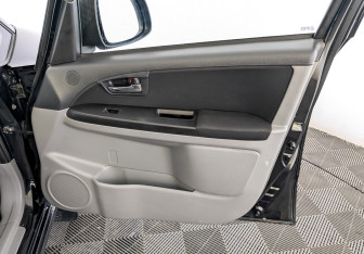 Подержанный автомобиль Suzuki SX4 Hatchback 2011 года (24 фото)