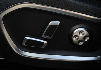 Подержанный автомобиль Geely Tugella 2022 года (17 фото)