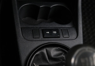 Подержанный автомобиль Skoda Fabia Hatchback 2010 года (13 фото)