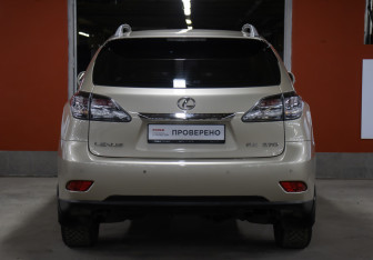 Подержанный автомобиль Lexus RX 2010 года (6 фото)