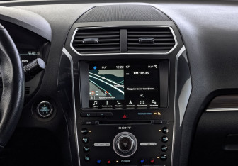 Подержанный автомобиль Ford Explorer 2018 года (15 фото)