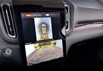 Подержанный автомобиль Hongqi HS3 2024 года (28 фото)