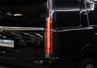 Подержанный автомобиль Cadillac Escalade Suv 2020 года (28 фото)
