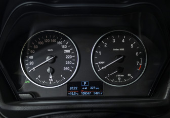 Подержанный автомобиль BMW X1 2016 года (13 фото)