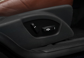 Подержанный автомобиль Volvo XC70 2015 года (10 фото)