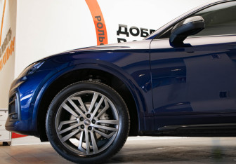 Подержанный автомобиль Audi Q5 2021 года (37 фото)