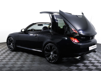 Подержанный автомобиль Lexus SC Convertible 2002 года (24 фото)