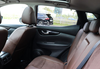 Подержанный автомобиль Nissan Qashqai 2020 года (10 фото)