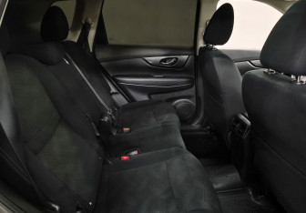 Подержанный автомобиль Nissan X-Trail 2017 года (13 фото)