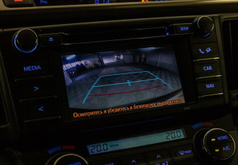 Подержанный автомобиль Toyota RAV4 2014 года (9 фото)