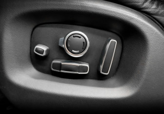 Подержанный автомобиль Land Rover Discovery 2018 года (21 фото)
