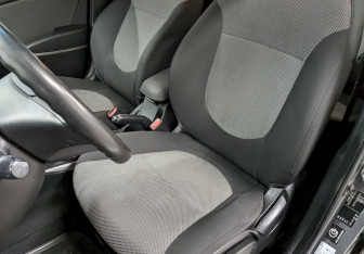 Подержанный автомобиль Hyundai Solaris Hatchback 2012 года (13 фото)