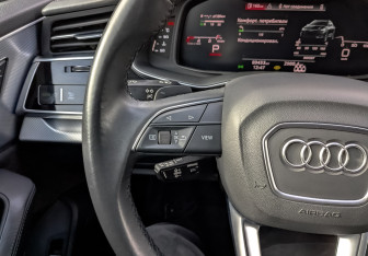 Подержанный автомобиль Audi Q8 2020 года (30 фото)