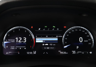 Подержанный автомобиль Toyota Camry Sedan 2023 года (11 фото)