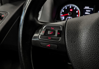 Подержанный автомобиль Volkswagen Tiguan 2014 года (25 фото)