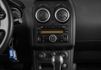 Подержанный автомобиль Nissan Qashqai 2010 года (14 фото)