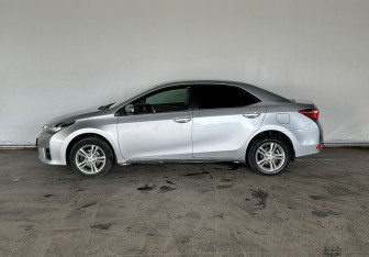 Подержанный автомобиль Toyota Corolla Sedan 2013 года (8 фото)