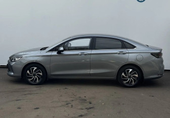 Подержанный автомобиль BAIC U5 Plus 2023 года (8 фото)