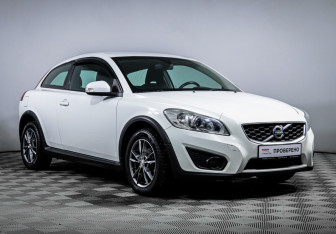 Подержанный автомобиль Volvo C30 2012 года (3 фото)