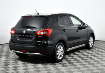 Подержанный автомобиль Suzuki SX4 Hatchback 2018 года (6 фото)