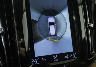 Подержанный автомобиль Volvo XC60 2018 года (18 фото)