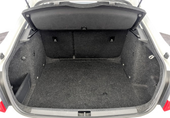 Подержанный автомобиль Skoda Octavia Liftback 2019 года (10 фото)