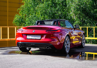 Подержанный автомобиль BMW Z4 Roadster 2020 года (4 фото)