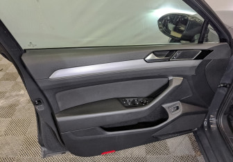 Подержанный автомобиль Volkswagen Passat Sedan 2018 года (19 фото)