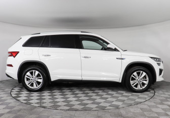 Подержанный автомобиль Skoda Kodiaq 2022 года (4 фото)