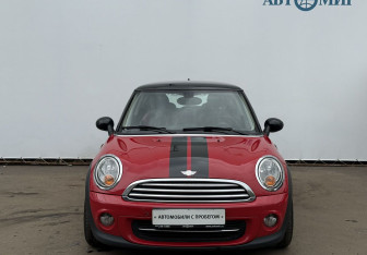 Подержанный автомобиль MINI Hatch 2013 года (2 фото)