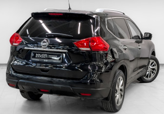 Подержанный автомобиль Nissan X-Trail 2016 года (5 фото)