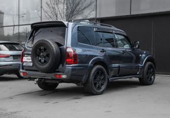 Подержанный автомобиль Mitsubishi Pajero 2005 года (4 фото)