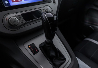 Подержанный автомобиль Ford Kuga 2012 года (10 фото)