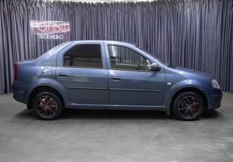 Подержанный автомобиль Renault Logan Sedan 2010 года (4 фото)