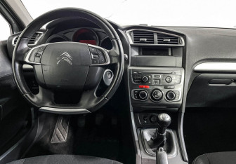 Подержанный автомобиль Citroen C4 Sedan 2014 года (12 фото)