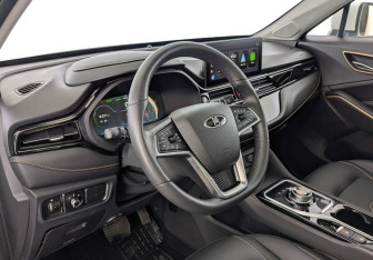 Подержанный автомобиль Москвич 3е 2023 года (15 фото)