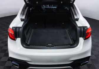 Подержанный автомобиль BMW X6 2016 года (10 фото)