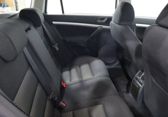 Подержанный автомобиль Skoda Octavia Wagon 2012 года (22 фото)