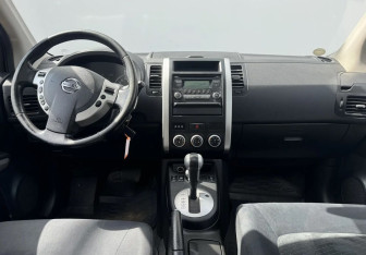 Подержанный автомобиль Nissan X-Trail 2012 года (9 фото)