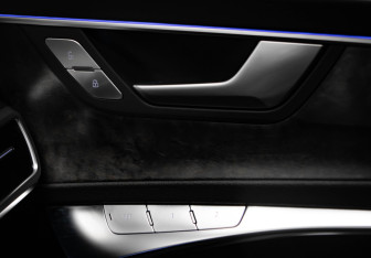 Подержанный автомобиль Audi A6 Sedan 2018 года (25 фото)