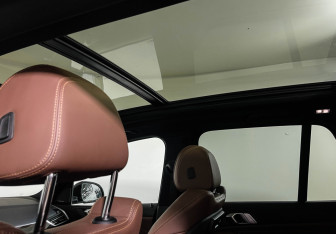 Подержанный автомобиль BMW X5 2019 года (16 фото)