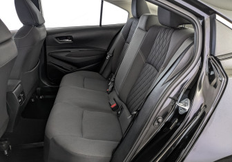 Подержанный автомобиль Toyota Corolla Sedan 2021 года (18 фото)