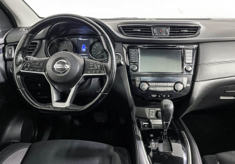 Подержанный автомобиль Nissan Qashqai 2020 года (12 фото)